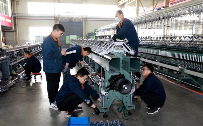 請(qǐng)黨放心,強(qiáng)國(guó)有我! 紡織青年以普通機(jī)械設(shè)備安裝服務(wù)書(shū)寫(xiě)最美芳華